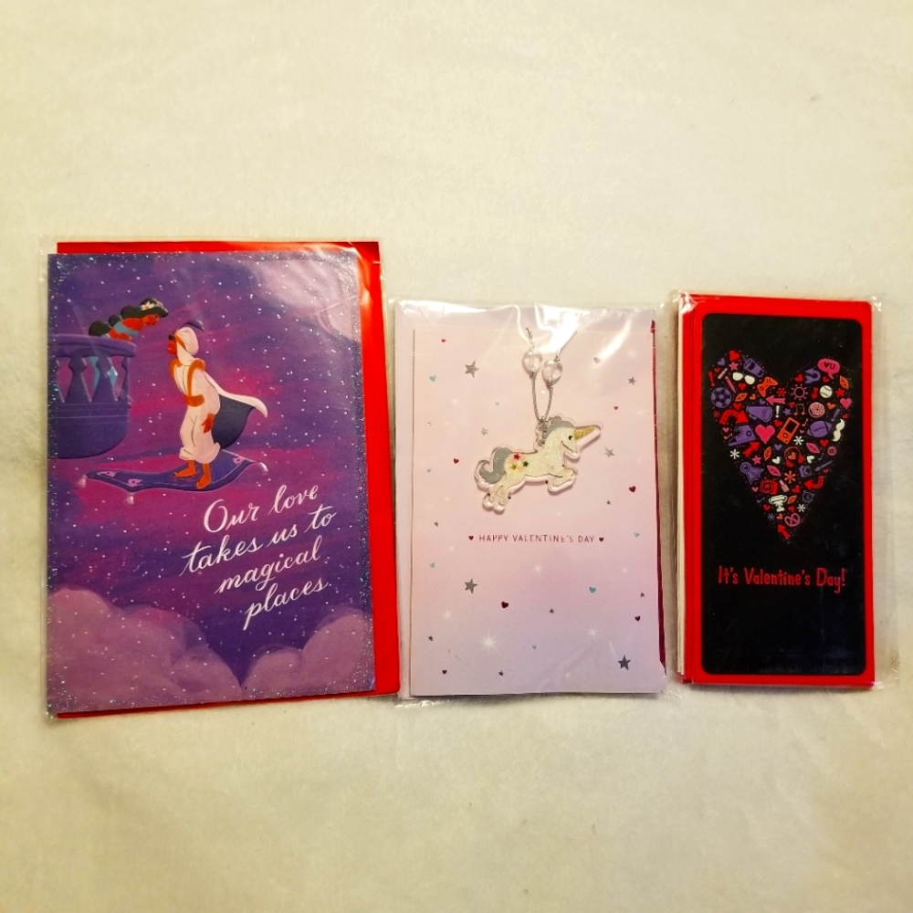 Hallmark Valentine's Day Card Assortment 8 New Cards with Envelopes